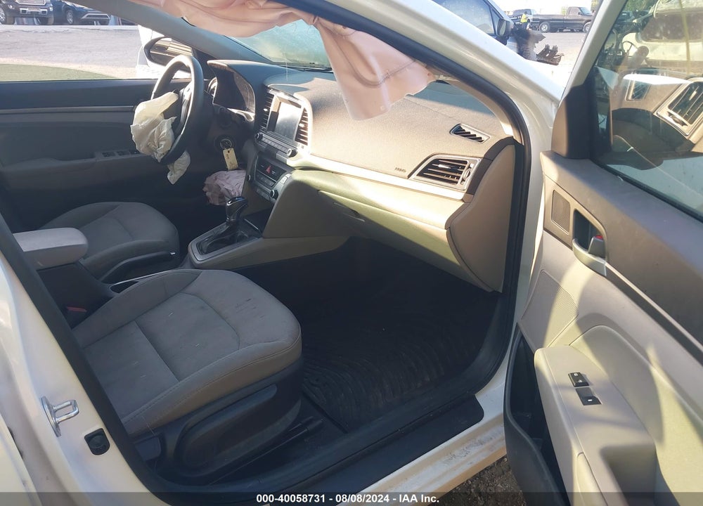 2017 HYUNDAI ELANTRA VIN: 5NPD84LF5HH117508