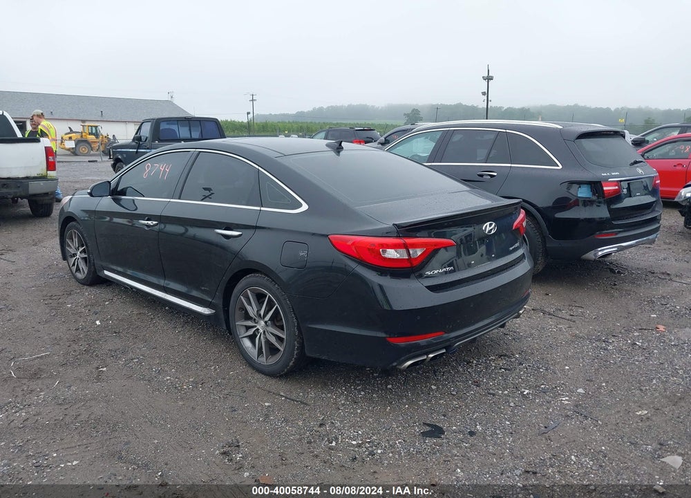 2015 HYUNDAI SONATA SPORT 2.0T VIN: 5NPE34AB1FH040636