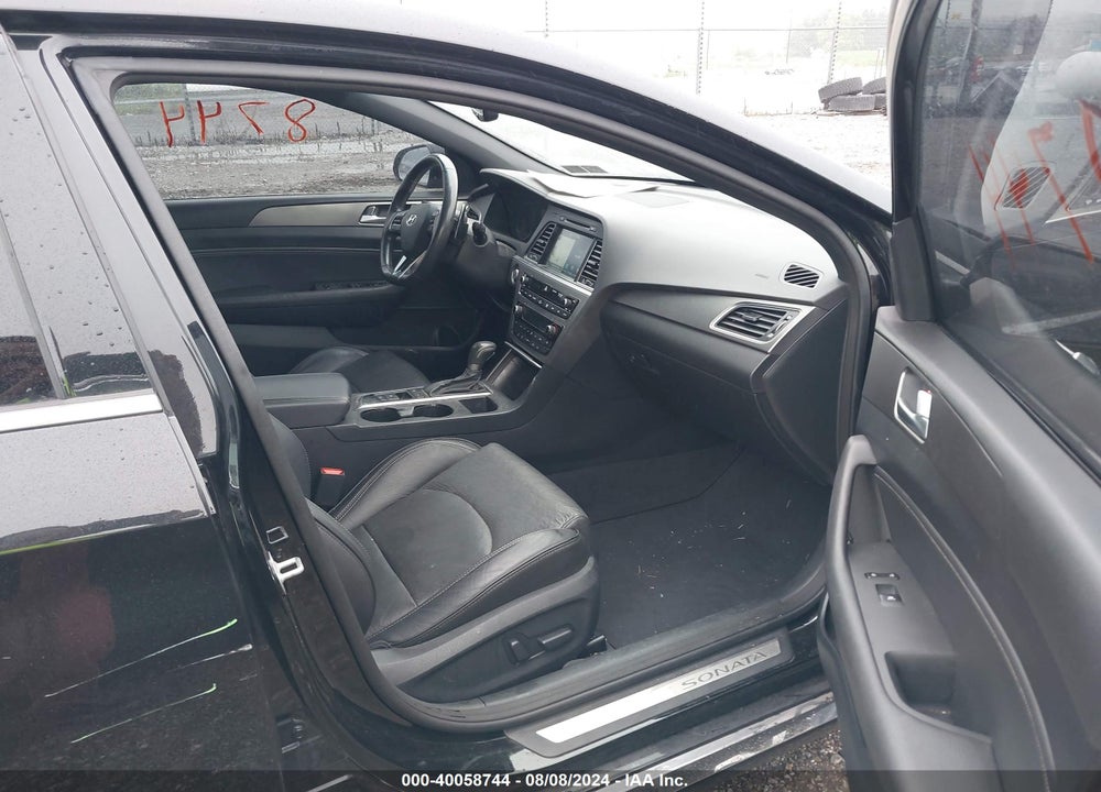 2015 HYUNDAI SONATA SPORT 2.0T VIN: 5NPE34AB1FH040636