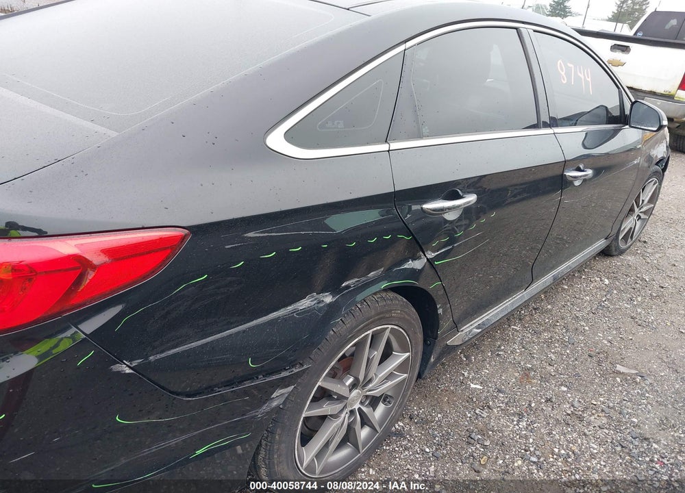 2015 HYUNDAI SONATA SPORT 2.0T VIN: 5NPE34AB1FH040636