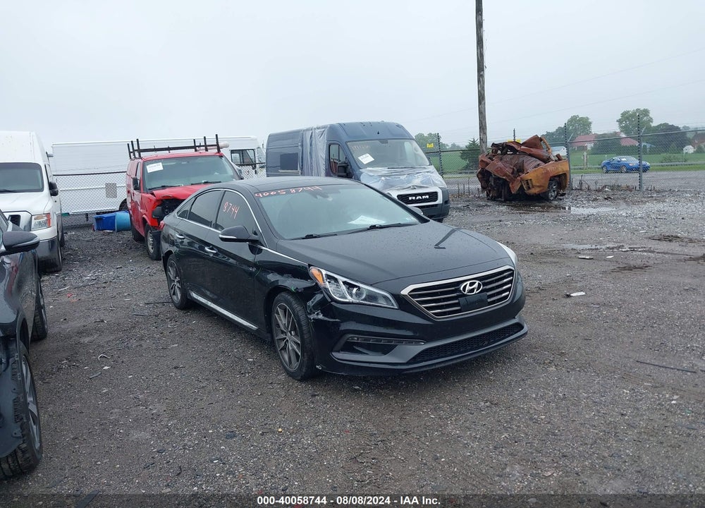2015 HYUNDAI SONATA SPORT 2.0T VIN: 5NPE34AB1FH040636