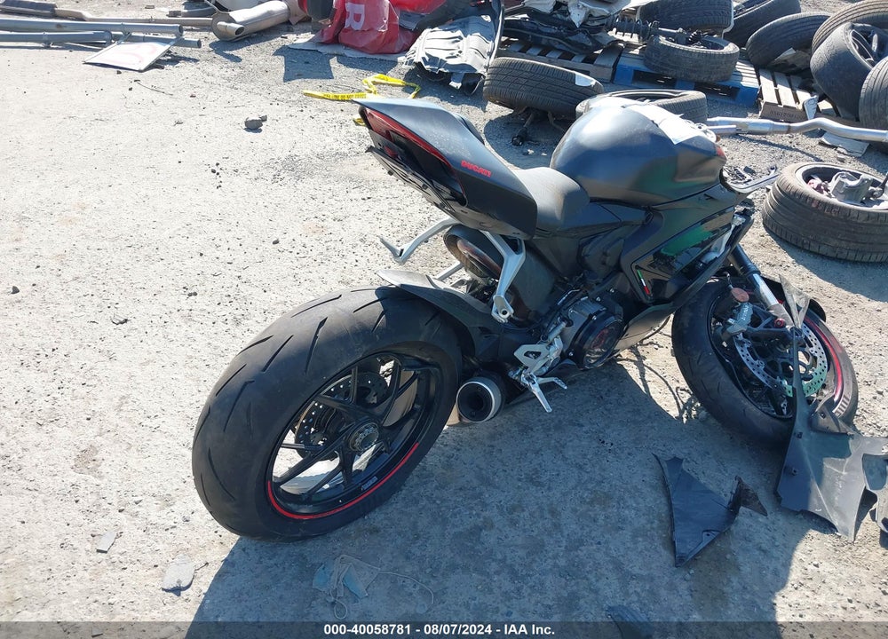 2024 DUCATI PANIGALE V2 VIN: ZDMHAATW5RB014228