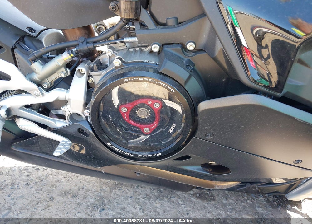 2024 DUCATI PANIGALE V2 VIN: ZDMHAATW5RB014228