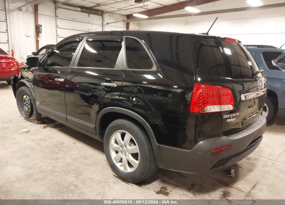 2013 KIA SORENTO LX VIN: 5XYKTDA64DG418619