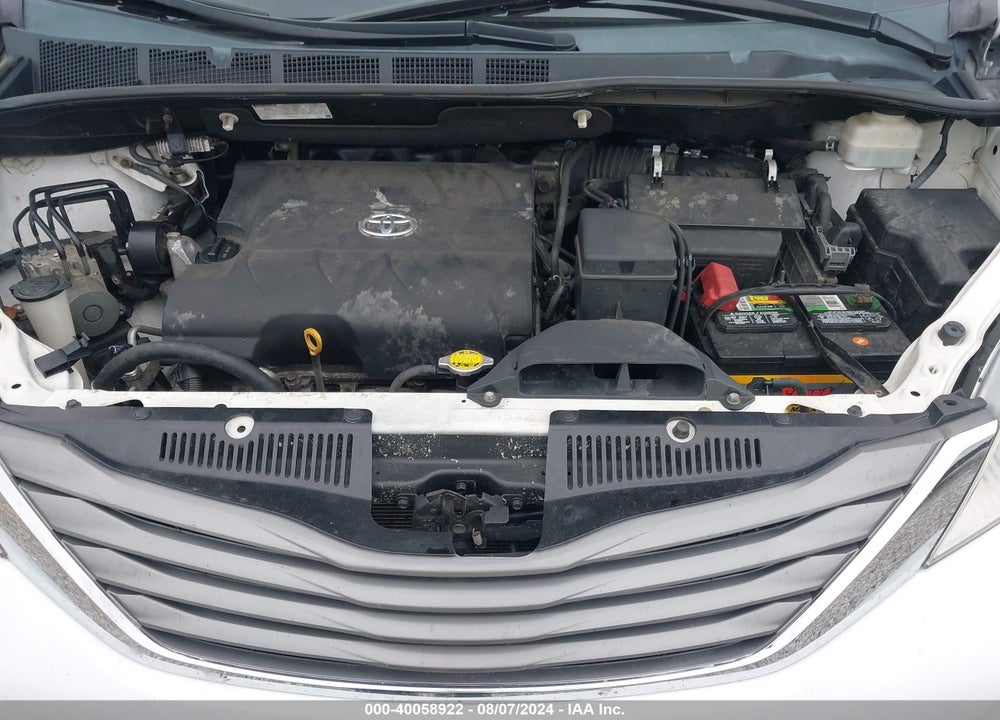 2012 TOYOTA SIENNA XLE V6 8 PASSENGER VIN: 5TDYK3DC0CS250343