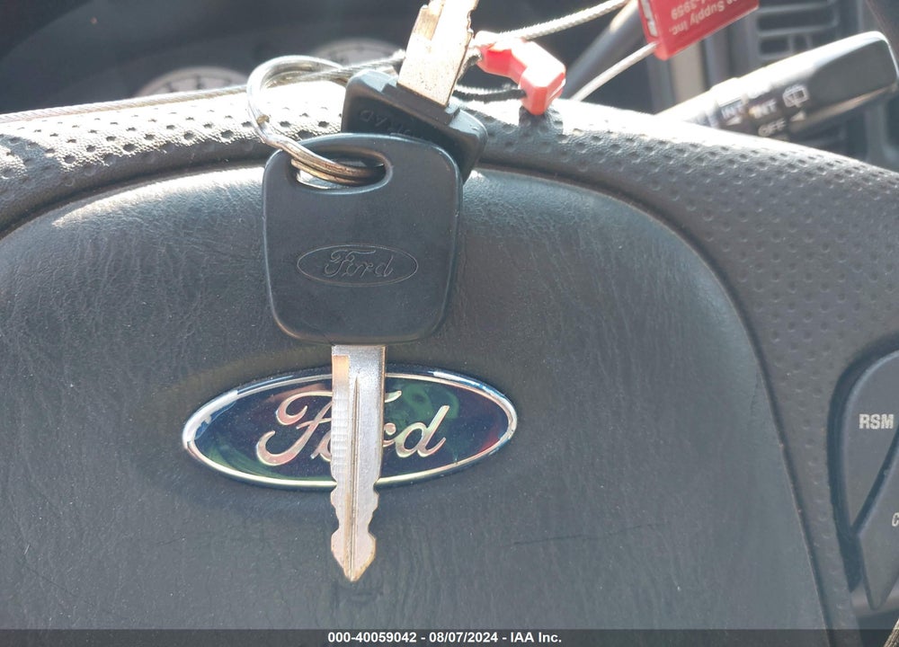 2001 FORD ESCAPE XLS VIN: 1FMYU011X1KB14796