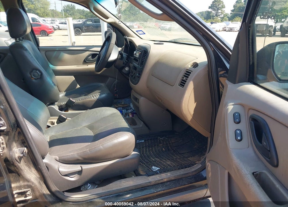 2001 FORD ESCAPE XLS VIN: 1FMYU011X1KB14796