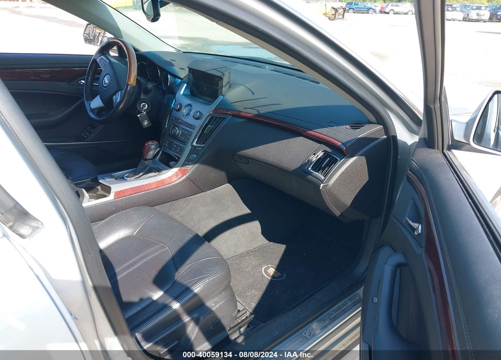 2011 CADILLAC CTS LUXURY VIN: 1G6DH5EY6B0165868