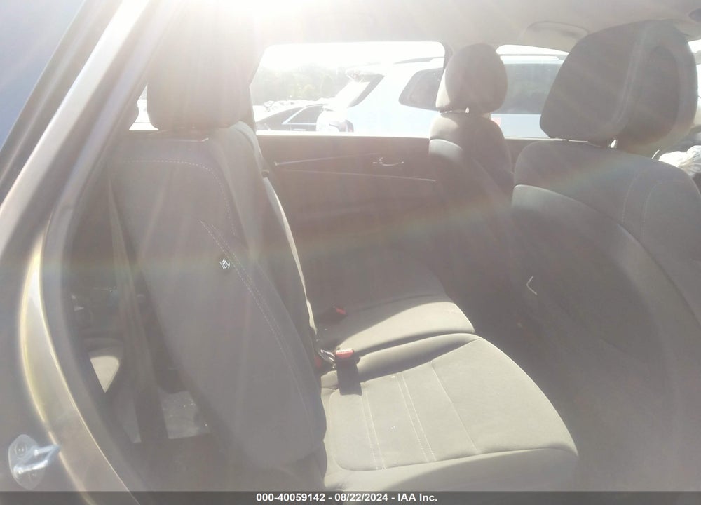 2016 KIA SORENTO 2.4L LX VIN: 5XYPGDA32GG057153