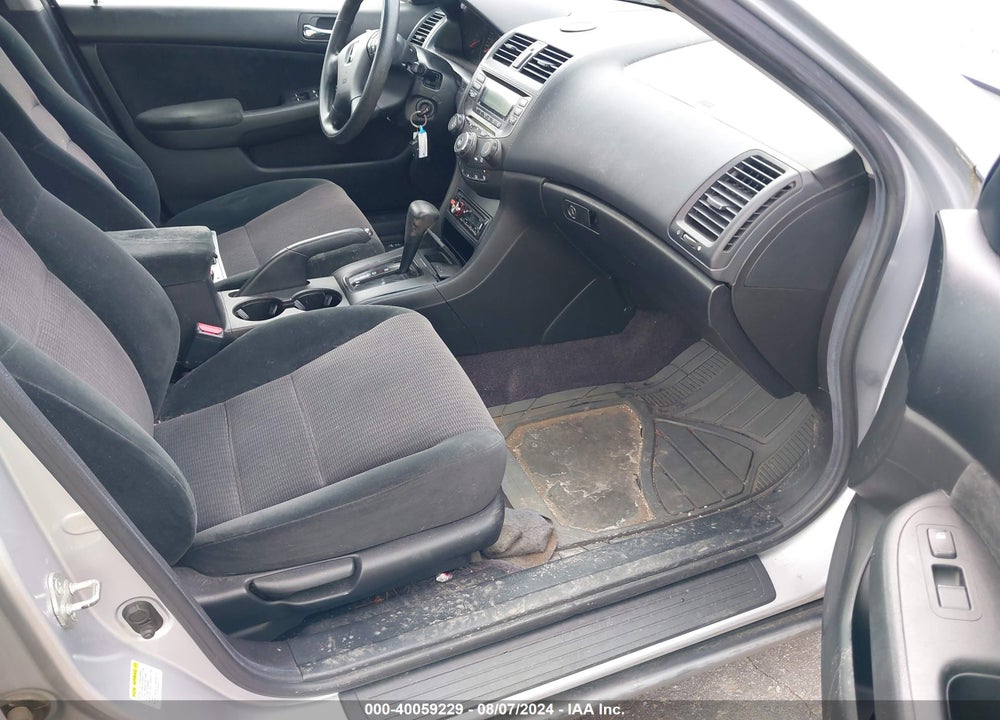 2005 HONDA ACCORD 2.4 LX VIN: 1HGCM56435A194583
