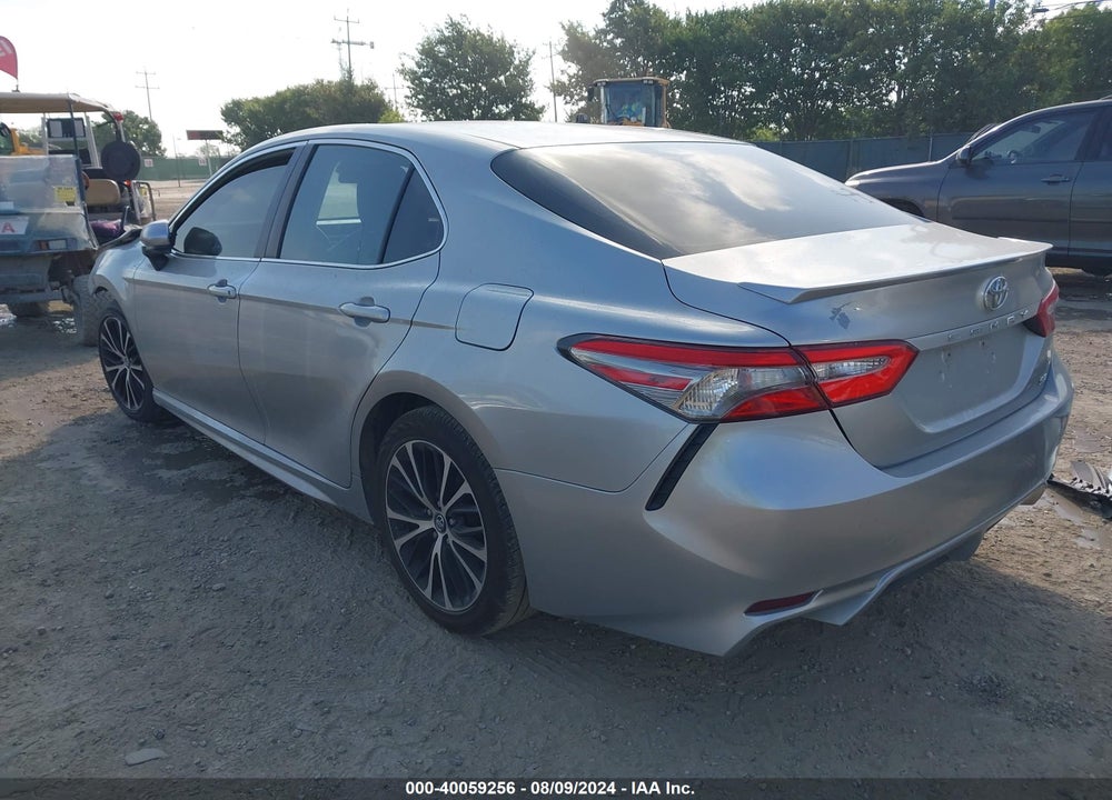 2018 TOYOTA CAMRY SE VIN: 4T1B11HK3JU596390