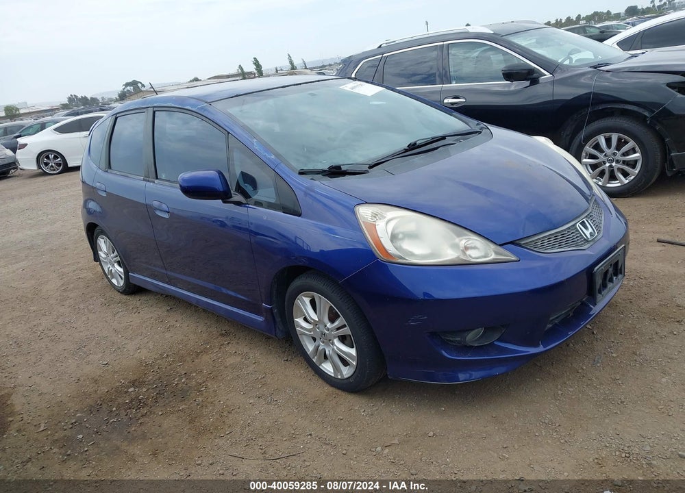 2011 HONDA FIT SPORT VIN: JHMGE8G56BC017191