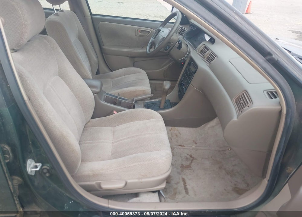 2000 TOYOTA CAMRY LE VIN: JT2BG22K9Y0470935