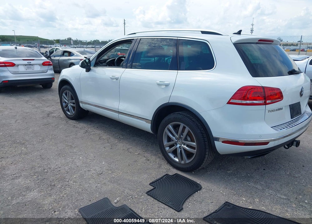 2016 VOLKSWAGEN TOUAREG VR6 LUX VIN: WVGEF9BP8GD010163