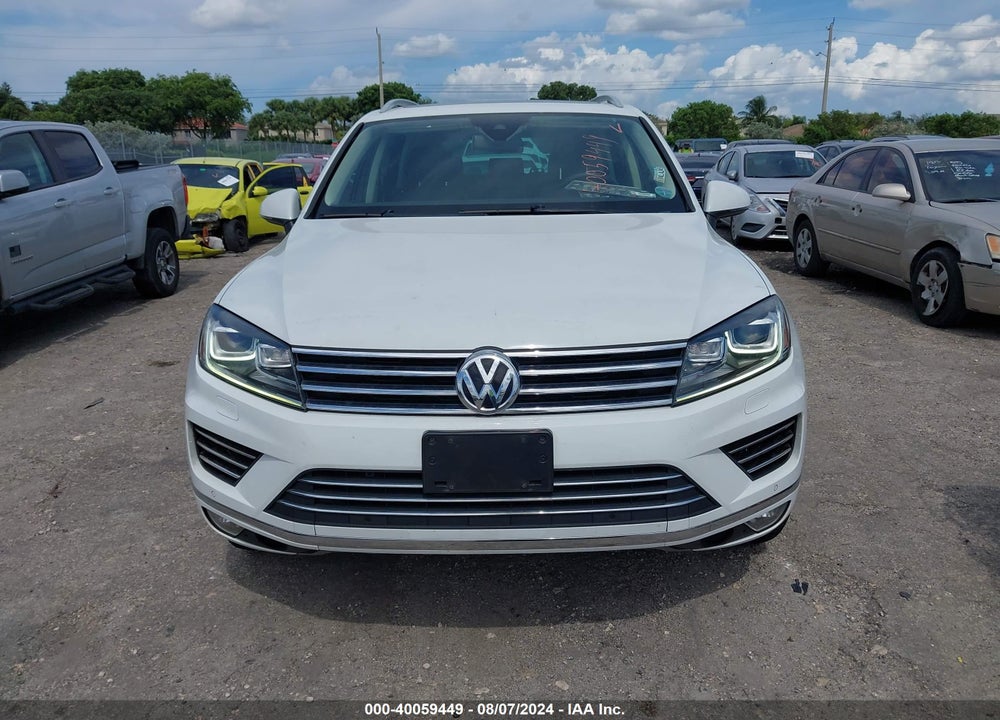 2016 VOLKSWAGEN TOUAREG VR6 LUX VIN: WVGEF9BP8GD010163