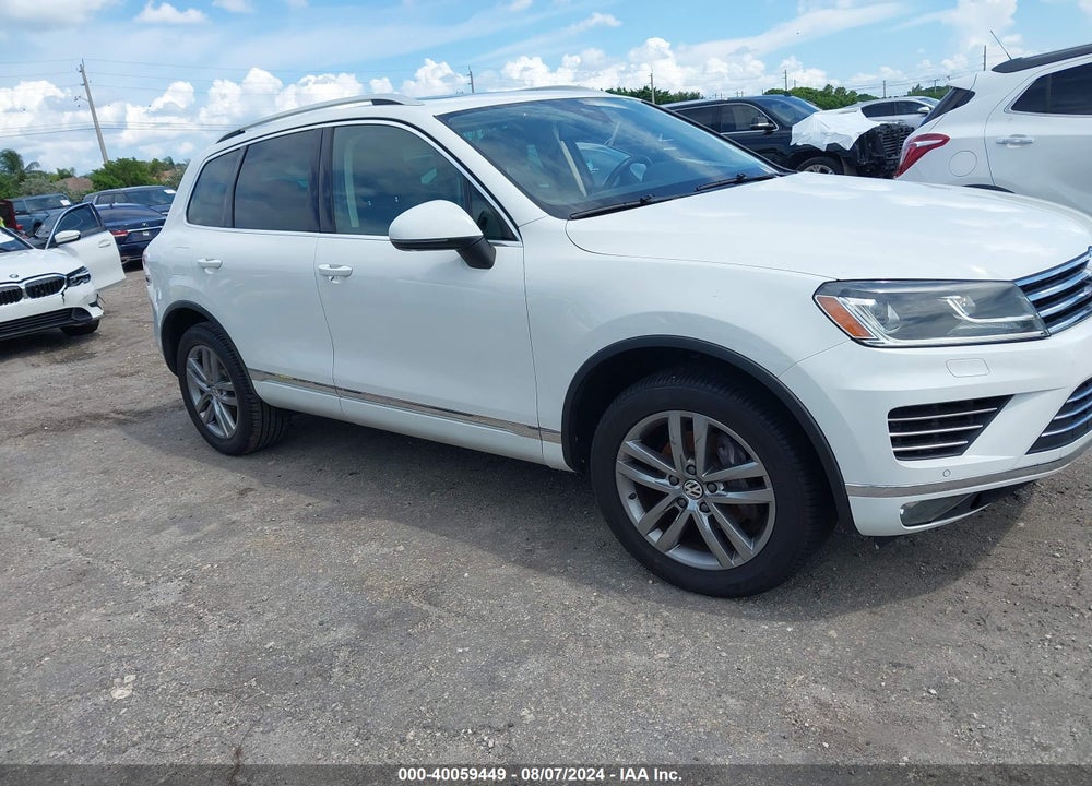 2016 VOLKSWAGEN TOUAREG VR6 LUX VIN: WVGEF9BP8GD010163