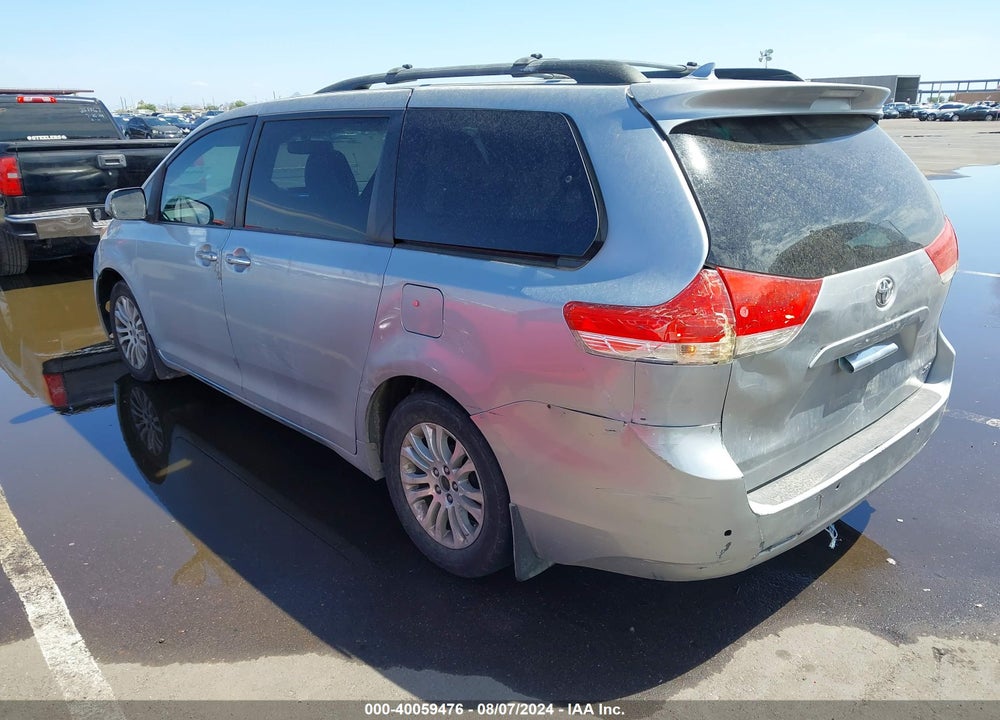 2011 TOYOTA SIENNA XLE V6 VIN: 5TDYK3DC1BS139508