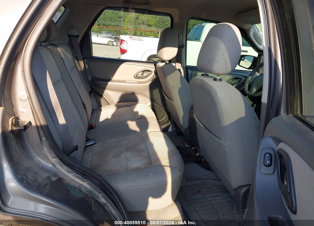2005 FORD ESCAPE XLT VIN: 1FMYU93115KA88760