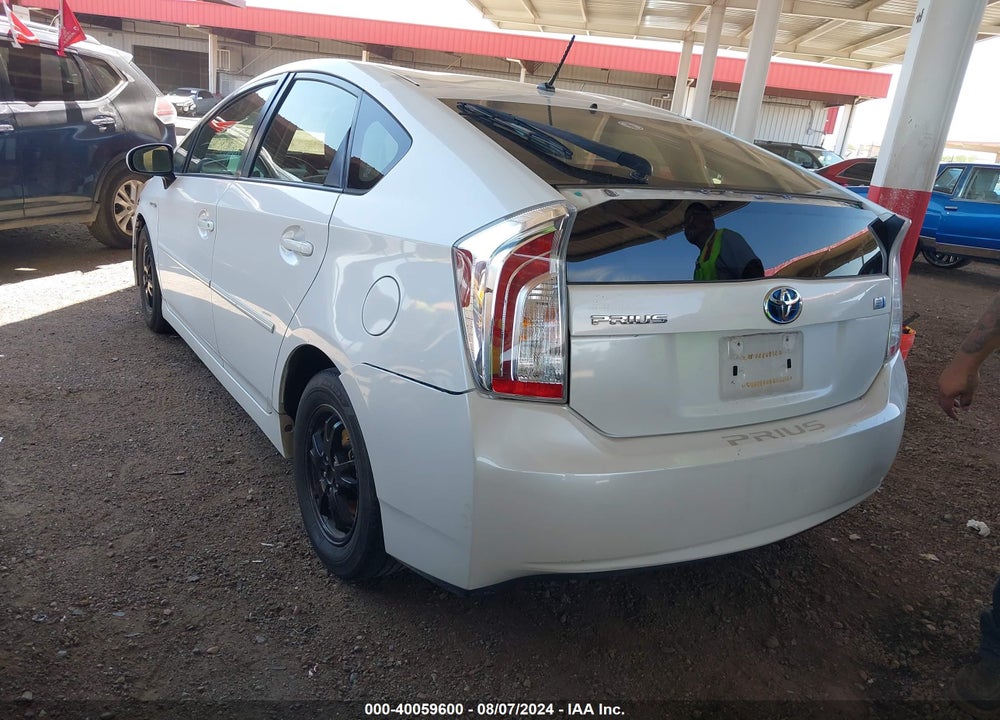 2013 TOYOTA PRIUS TWO VIN: JTDKN3DU8D1641079