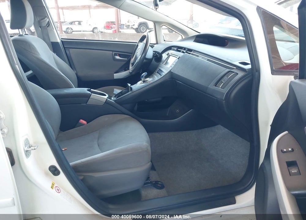 2013 TOYOTA PRIUS TWO VIN: JTDKN3DU8D1641079