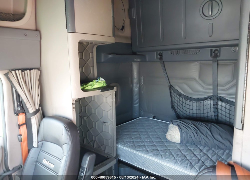 2014 FREIGHTLINER CASCADIA 125 VIN: 3AKGGLD51ESFZ2242