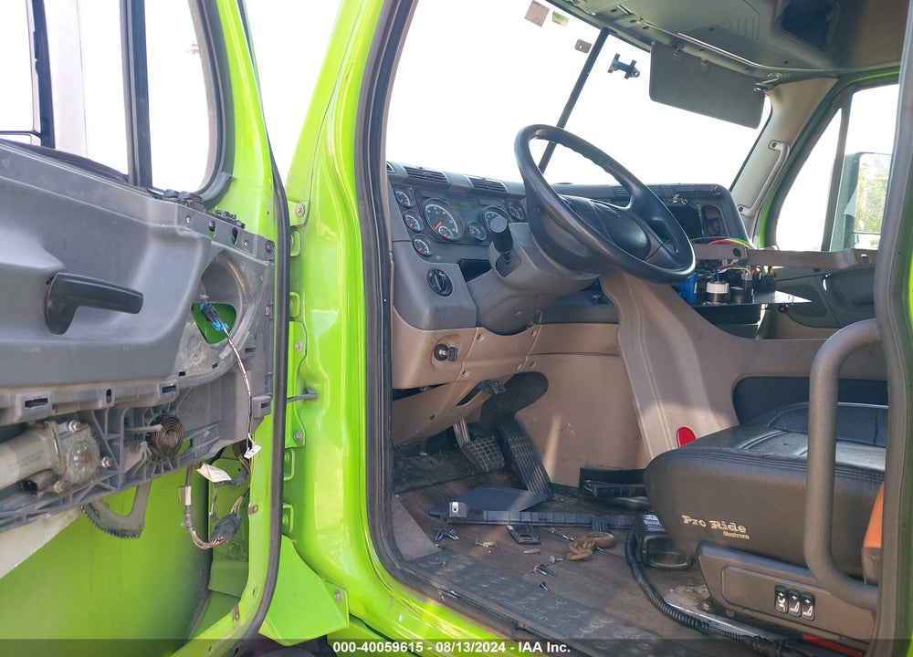 2014 FREIGHTLINER CASCADIA 125 VIN: 3AKGGLD51ESFZ2242