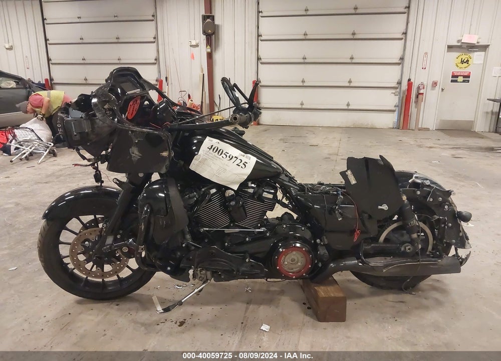 2018 HARLEY-DAVIDSON FLTRXS VIN: 1HD1KTC14JB647476