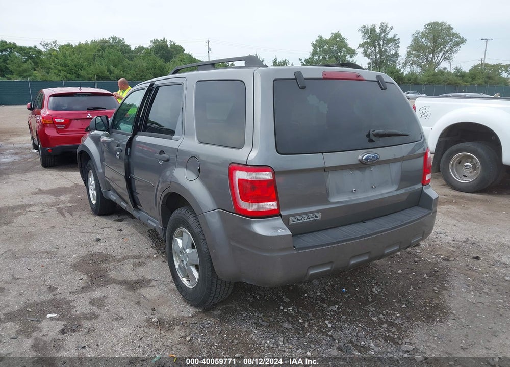 2009 FORD ESCAPE XLT VIN: 1FMCU03739KA02848