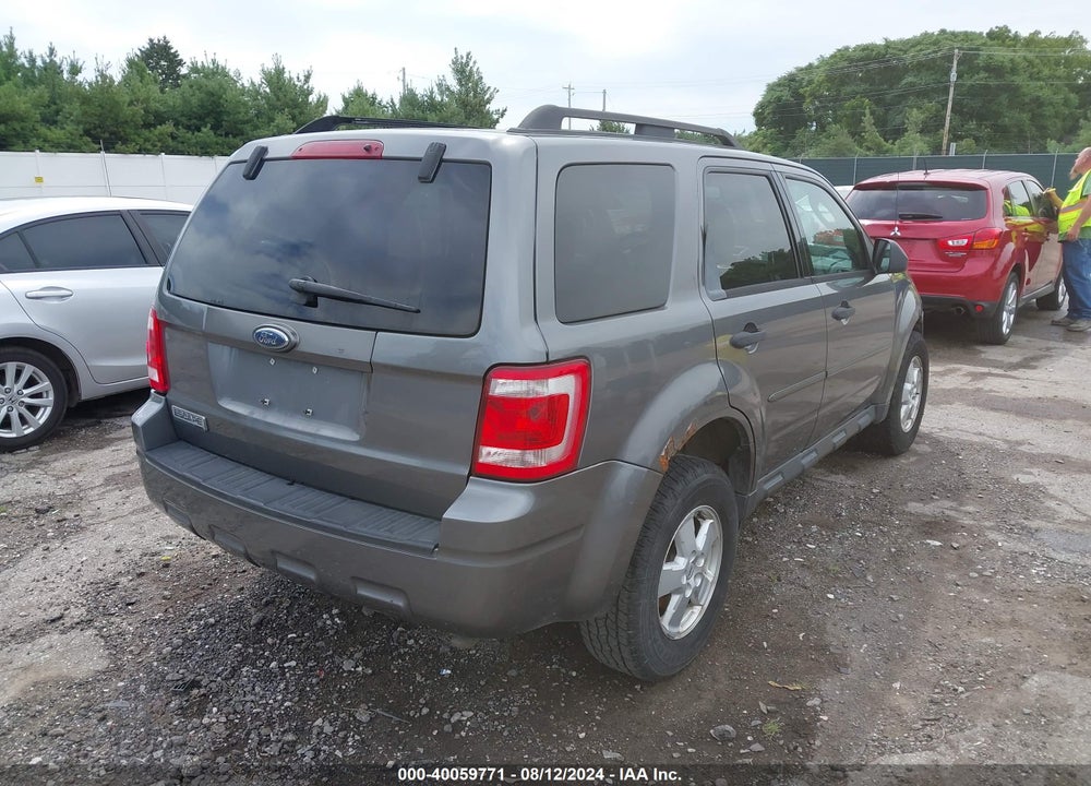 2009 FORD ESCAPE XLT VIN: 1FMCU03739KA02848