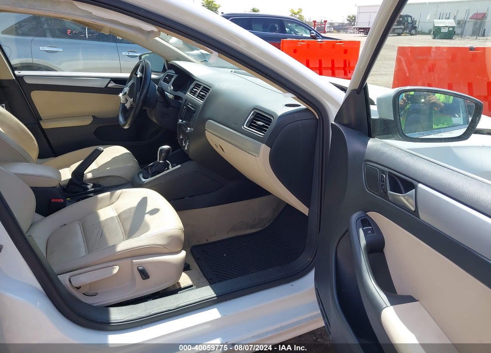 2014 VOLKSWAGEN JETTA VIN: 3VWD17AJ4EM420683
