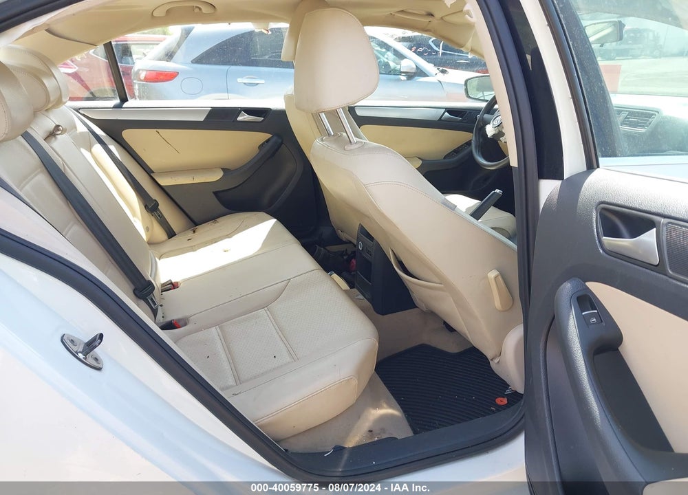 2014 VOLKSWAGEN JETTA VIN: 3VWD17AJ4EM420683