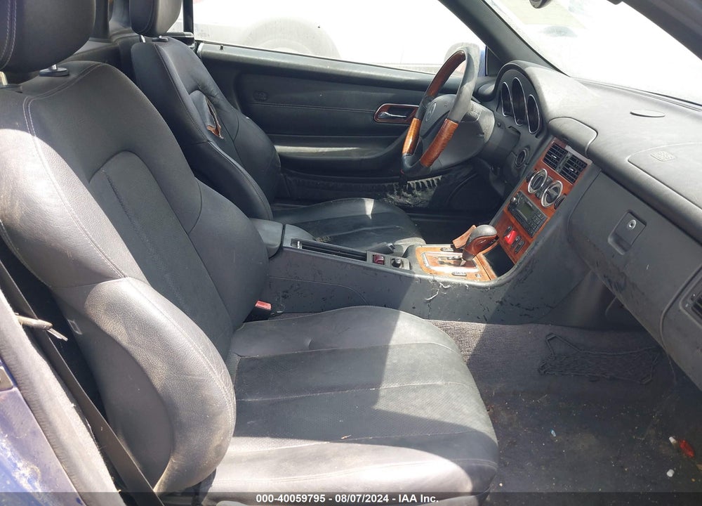 2001 MERCEDES-BENZ SLK 320 VIN: WDBKK65F21F191999