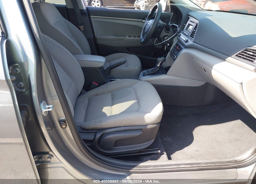 2017 HYUNDAI ELANTRA VIN: KMHD74LF0HU065452