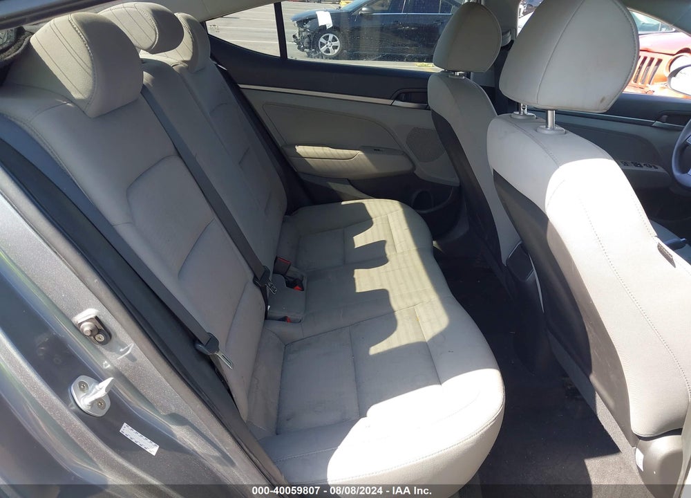 2017 HYUNDAI ELANTRA VIN: KMHD74LF0HU065452