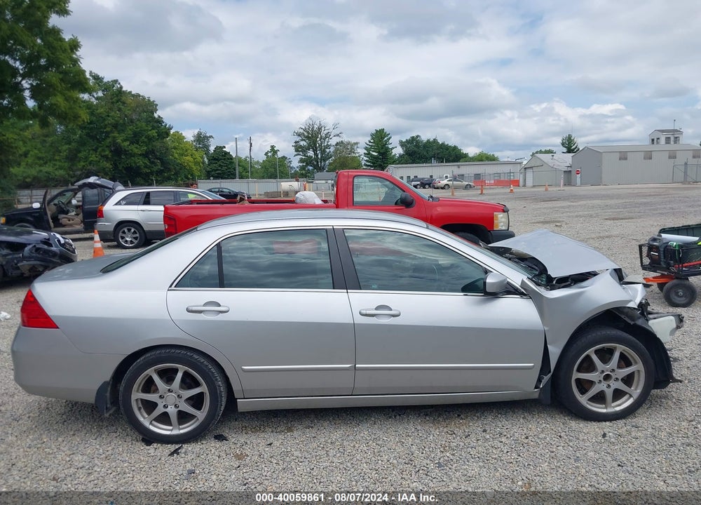 2007 HONDA ACCORD 2.4 SE VIN: 1HGCM56317A161012