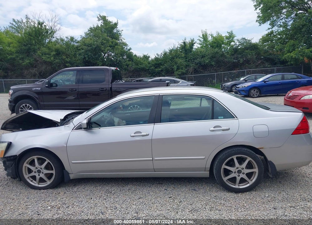 2007 HONDA ACCORD 2.4 SE VIN: 1HGCM56317A161012