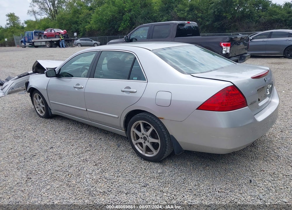 2007 HONDA ACCORD 2.4 SE VIN: 1HGCM56317A161012