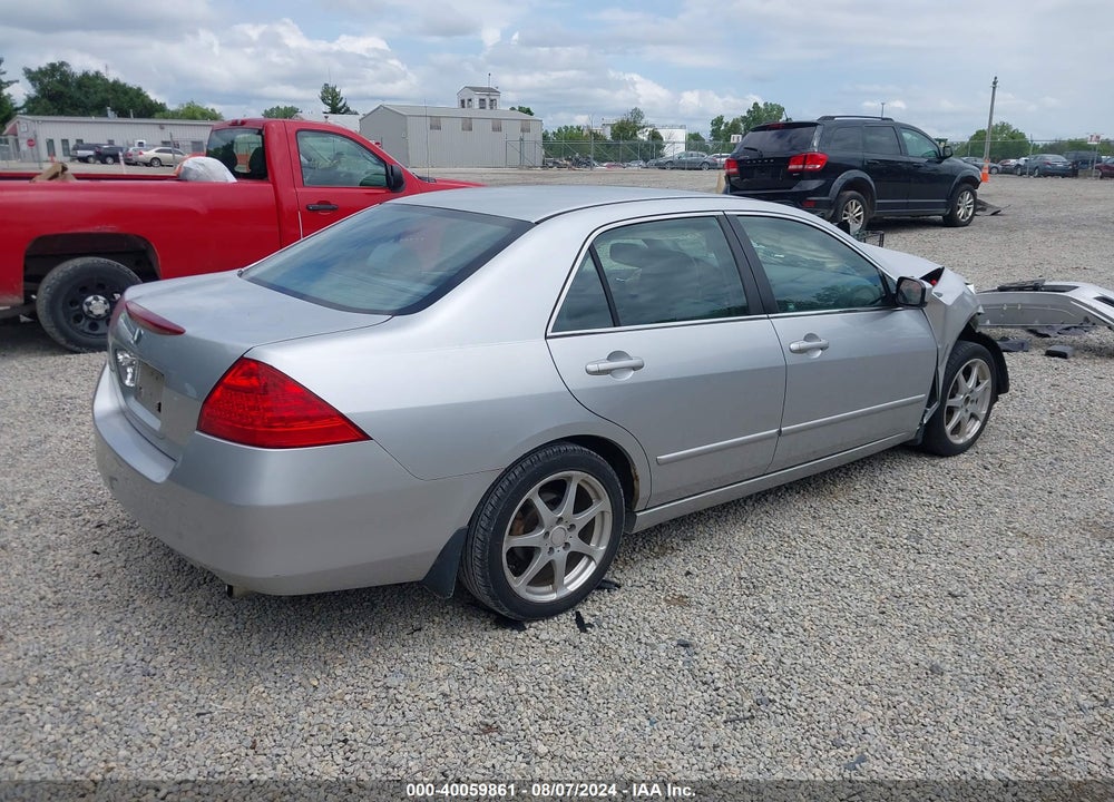 2007 HONDA ACCORD 2.4 SE VIN: 1HGCM56317A161012