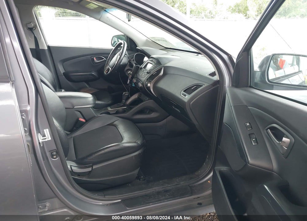 2015 HYUNDAI TUCSON SE VIN: KM8JUCAG7FU993743