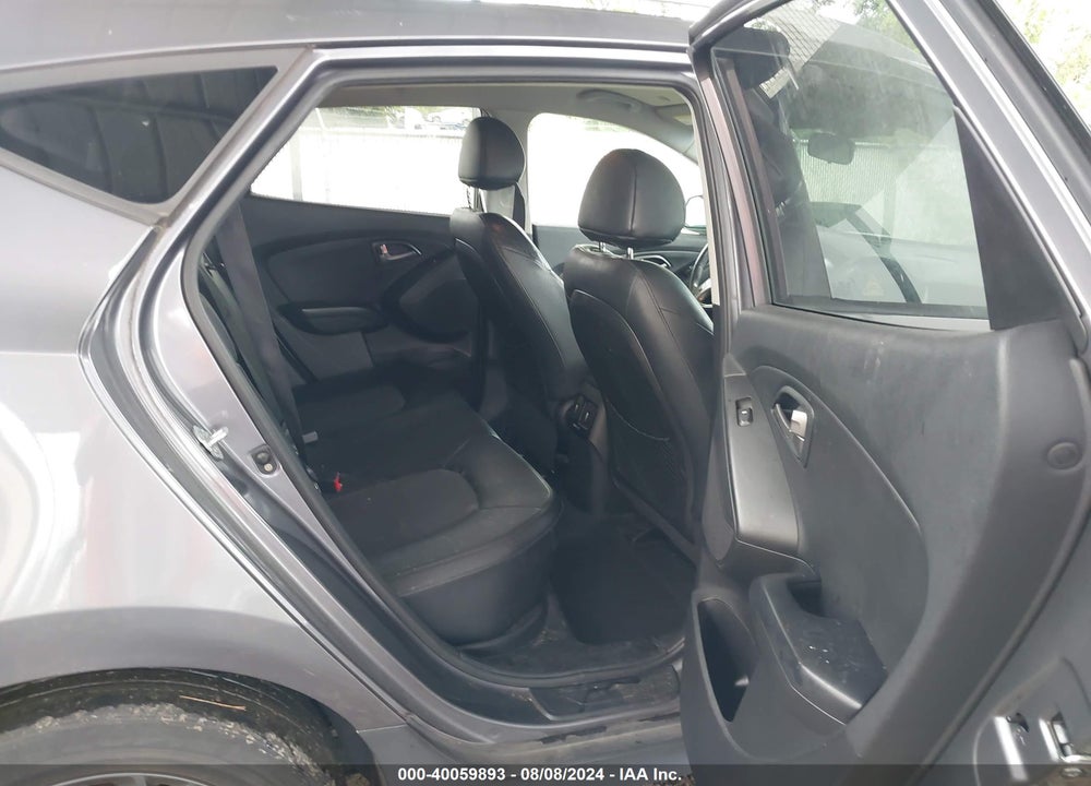 2015 HYUNDAI TUCSON SE VIN: KM8JUCAG7FU993743