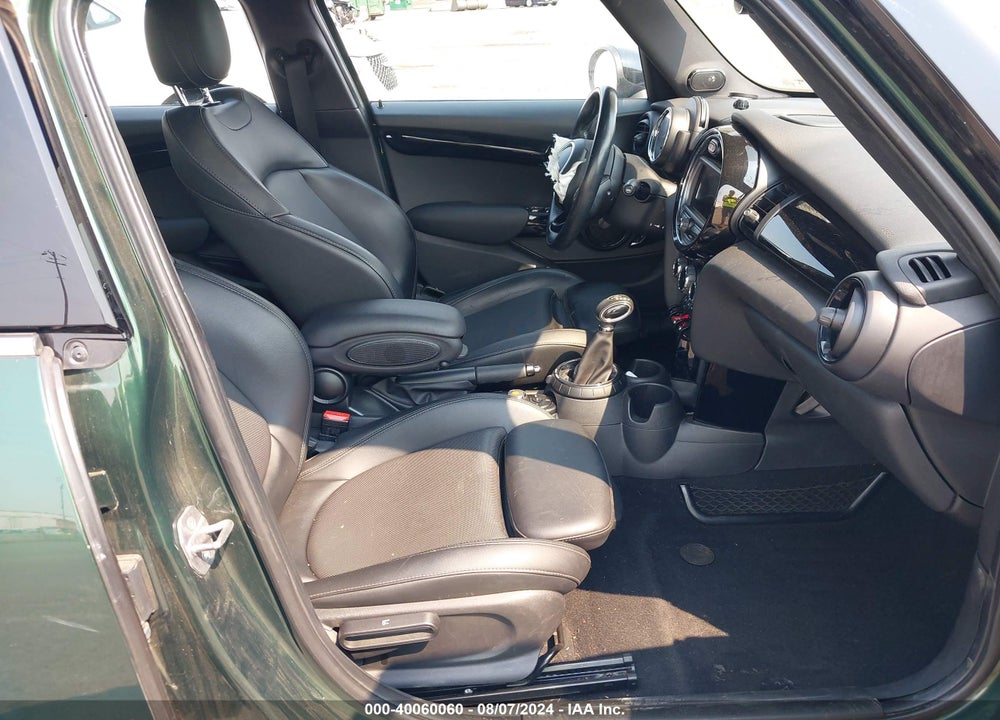2016 MINI HARDTOP COOPER VIN: WMWXU1C5XG2D10512