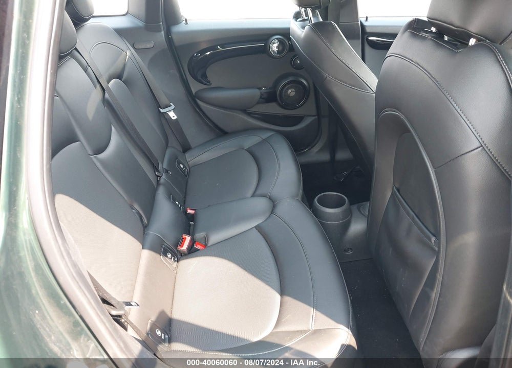 2016 MINI HARDTOP COOPER VIN: WMWXU1C5XG2D10512