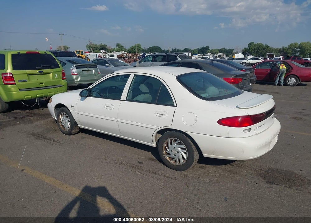 1998 FORD ESCORT SE VIN: 1FAFP13P3WW120858