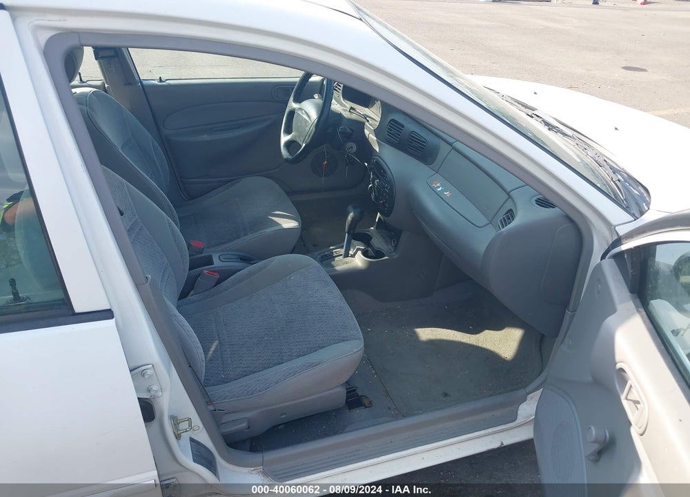 1998 FORD ESCORT SE VIN: 1FAFP13P3WW120858