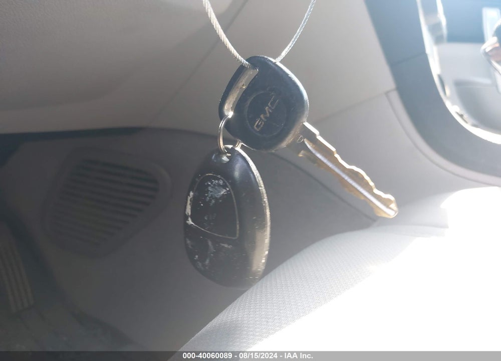 2011 GMC ACADIA SLE VIN: 1GKKRPED6BJ310982