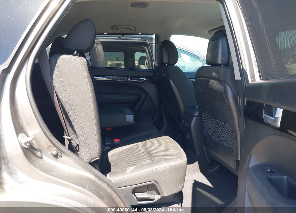 2014 KIA SORENTO VIN: 5XYKT4A74EG520321