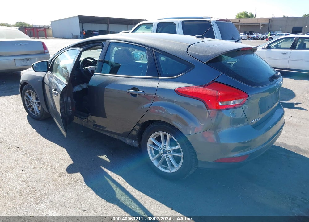 2016 FORD FOCUS SE VIN: 1FADP3K21GL388626