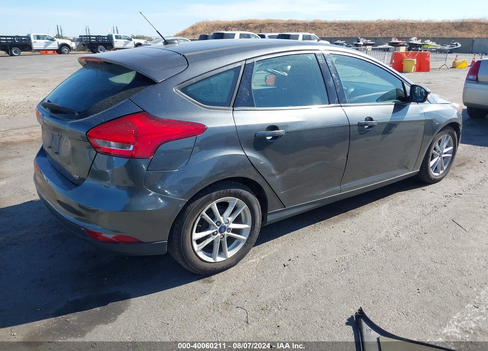2016 FORD FOCUS SE VIN: 1FADP3K21GL388626