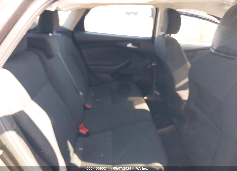 2016 FORD FOCUS SE VIN: 1FADP3K21GL388626