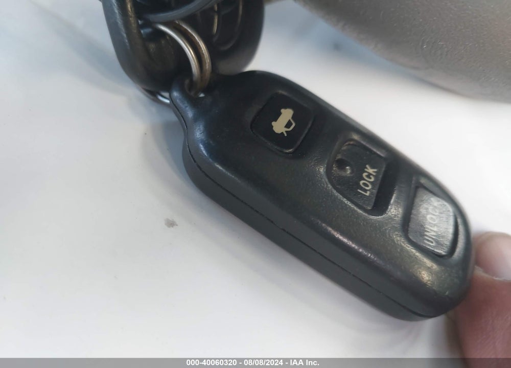 2002 TOYOTA CAMRY XLE V6 VIN: JTDBF30KX20055942